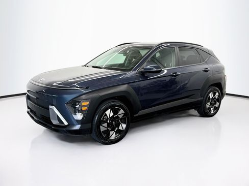 Used 2025 Hyundai Kona SEL FWD image 3
