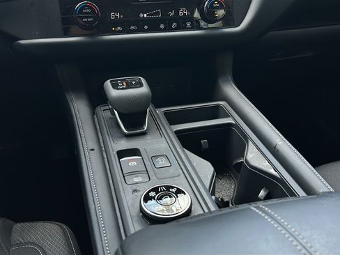 Used 2025 Nissan Pathfinder S AWD/4WD image 23