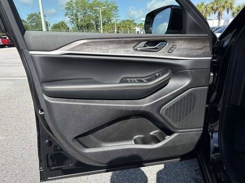 New 2026 Jeep Grand Cherokee Limited AWD/4WD image 18