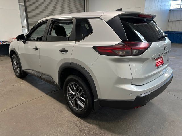 Used 2024 Nissan Rogue S AWD/4WD image 5