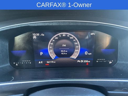 Used 2024 Volkswagen Tiguan SE R-Line image 25