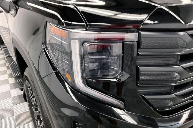 Used 2026 GMC Sierra 1500 Pro w/ Graphite Edition AWD/4WD image 31