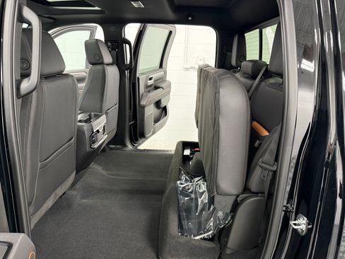 Used 2025 GMC Sierra 2500 AT4 w/ AT4 Premium Plus Package image 18