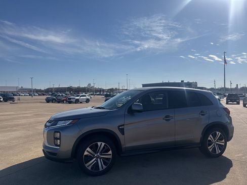 Used 2023 Mitsubishi Outlander Sport ES image 10