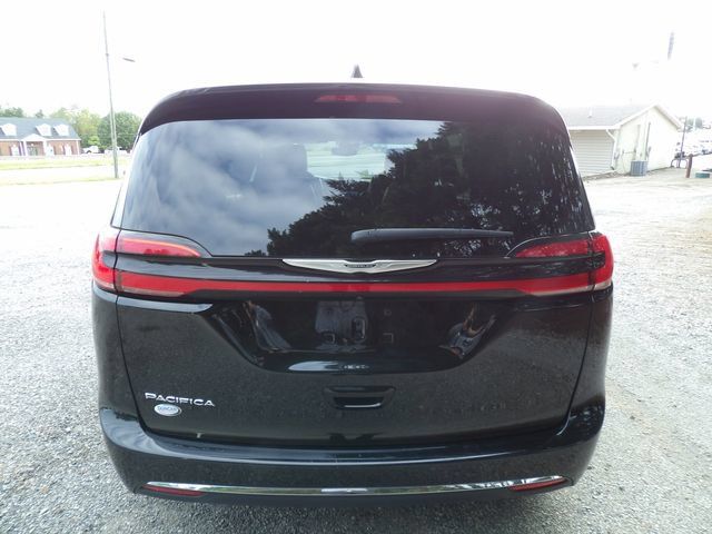 Used 2025 Chrysler Pacifica Select FWD image 4