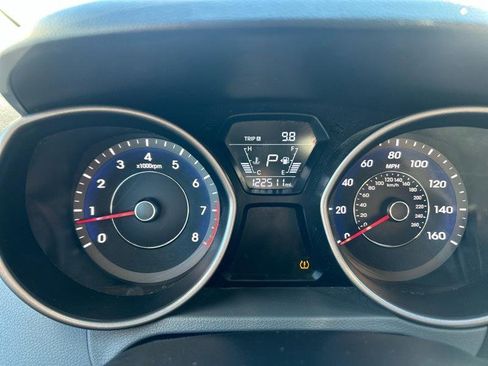 Used 2014 Hyundai Elantra SE image 9