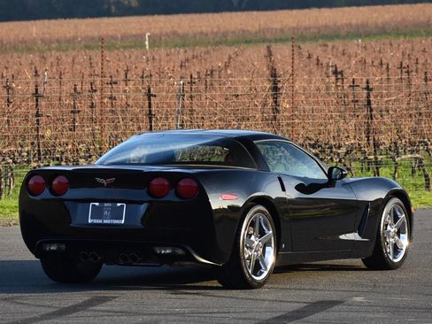 Used 2007 Chevrolet Corvette Coupe w/ Preferred Equipment Group image 18