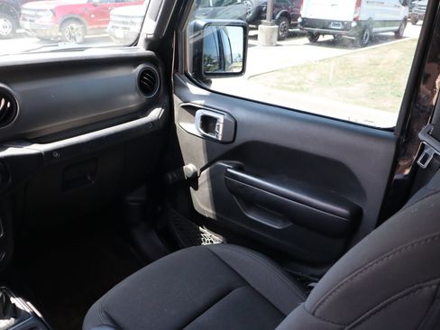 Used 2021 Jeep Wrangler Sport AWD/4WD image 23