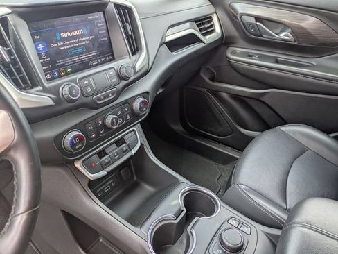 Used 2024 GMC Terrain SLT FWD image 22
