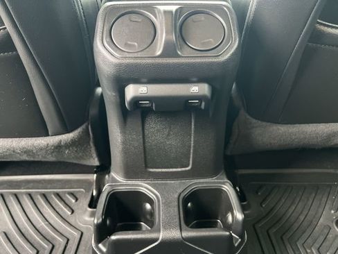 Used 2021 Jeep Gladiator Sport AWD/4WD image 29