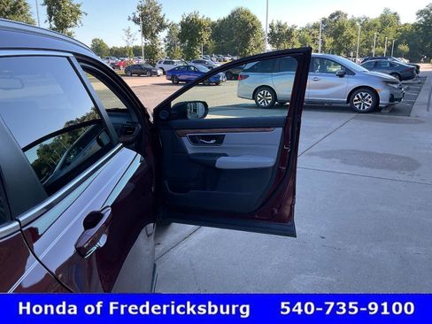 Used 2018 Honda CR-V Touring image 18