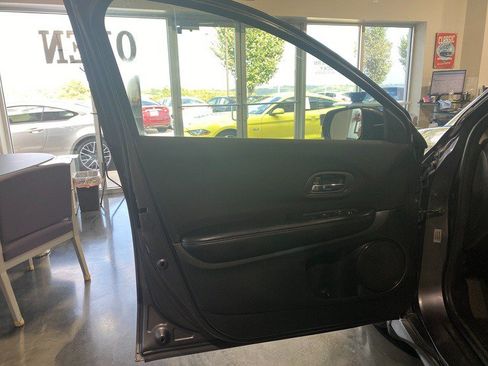 Used 2016 Honda HR-V LX image 11