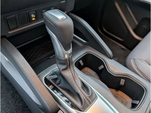 Certified 2025 Nissan Frontier SV image 22