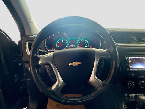 Used 2017 Chevrolet Traverse LT w/ Style and Technology Package image 12