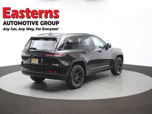 Used 2025 Jeep Grand Cherokee Altitude AWD/4WD image 41