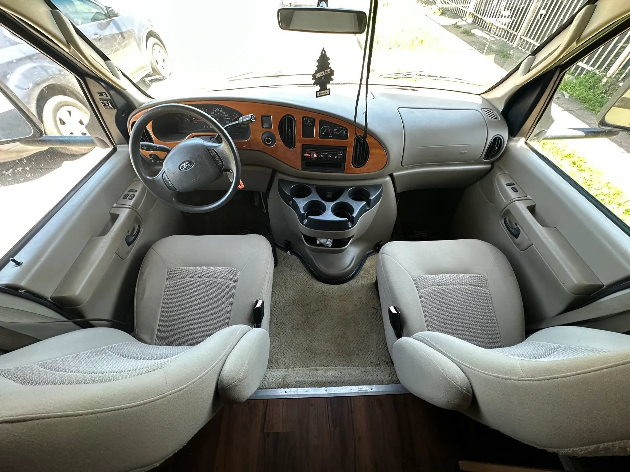 Used 2006 Ford E-450 and Econoline 450 RWD image 25
