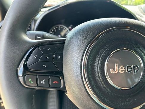 Used 2022 Jeep Renegade Altitude AWD/4WD image 14