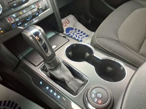 Used 2016 Ford Explorer XLT w/ Equipment Group 201A AWD/4WD image 22