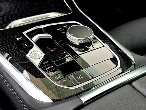 New 2026 BMW X5 xDrive40i w/ M Sport Package image 13