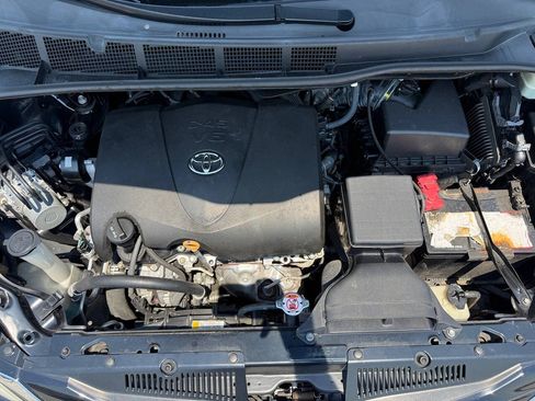 Used 2017 Toyota Sienna LE FWD image 10