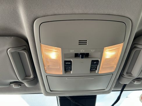 Used 2018 Toyota RAV4 XLE image 32