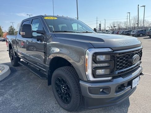 New 2025 Ford F350 XLT w/ Black Appearance Package image 4