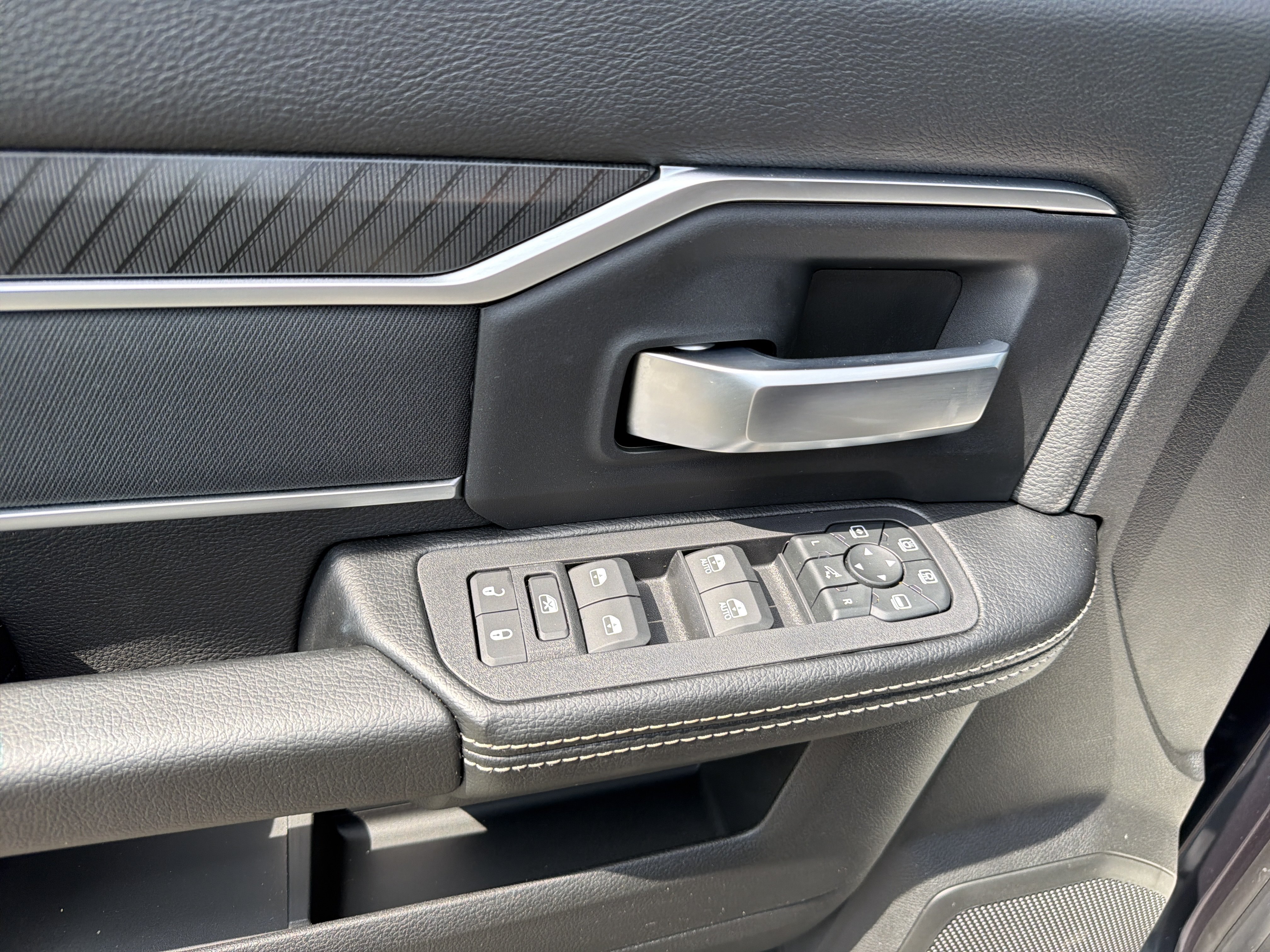 New 2026 RAM 2500 Big Horn AWD/4WD image 16
