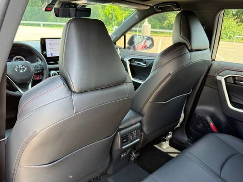 Used 2025 Toyota RAV4 XSE w/ Premium Package AWD/4WD image 24