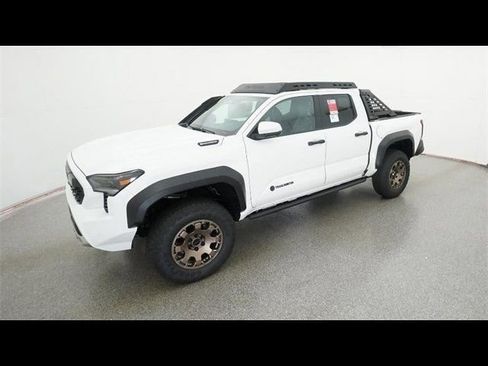 Used 2025 Toyota Tacoma Trailhunter image 1
