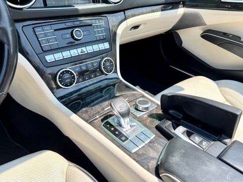 Used 2017 Mercedes-Benz SL 550 image 17