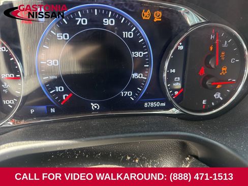 Used 2022 GMC Acadia SLT w/ Technology Package FWD image 3