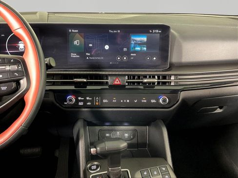 Certified 2026 Kia Sportage SX AWD/4WD image 9