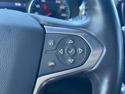 Used 2022 Chevrolet Traverse LT FWD image 21