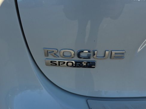 Used 2022 Nissan Rogue Sport SV image 29