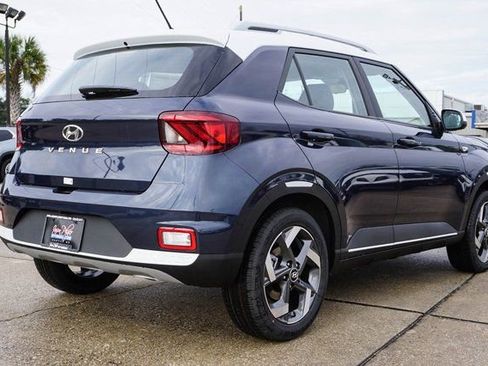 New 2026 Hyundai Venue SEL image 4