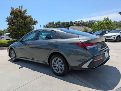 Certified 2024 Hyundai Elantra SEL FWD image 4
