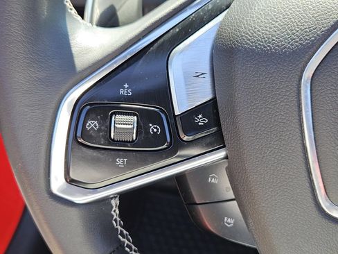 Used 2024 Chevrolet Corvette Stingray Coupe w/ 1LT RWD image 19