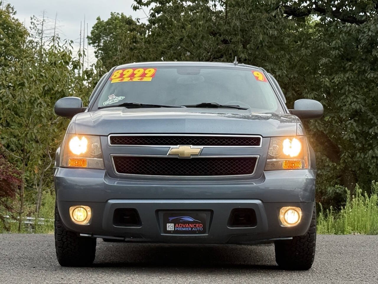 Used 2009 Chevrolet Avalanche LS AWD/4WD image 2