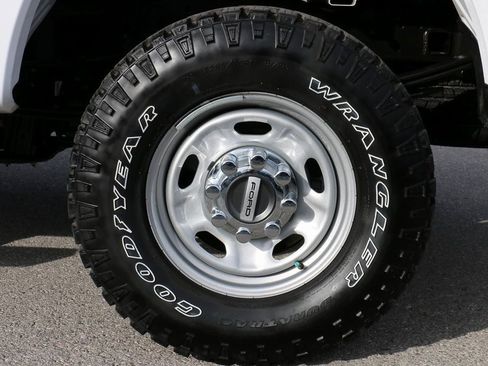 Used 2024 Ford F250 XL w/ XL Off-Road Package image 9