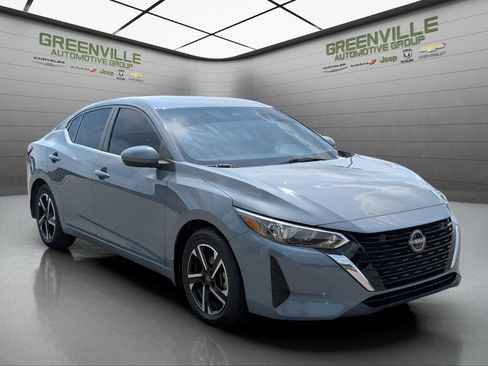 Used 2024 Nissan Sentra SV FWD image 9