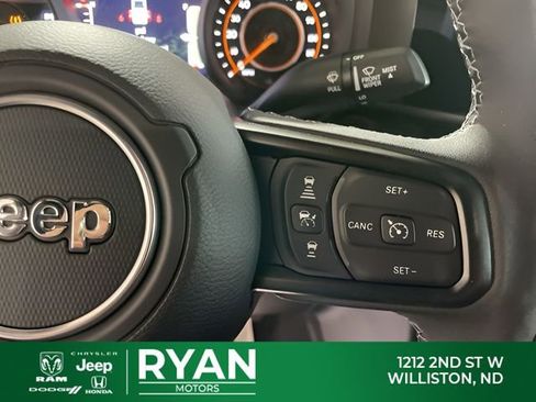 New 2026 Jeep Gladiator Mojave w/ Technology Group AWD/4WD image 39