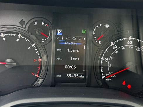 Used 2023 Toyota 4Runner 40th Anniversary SE AWD/4WD image 23