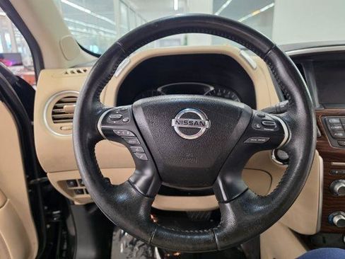 Used 2017 Nissan Pathfinder Platinum AWD/4WD image 10