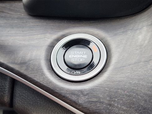 Used 2024 Jeep Grand Cherokee L Limited w/ Luxury Tech Group II image 26