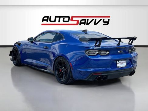 Used 2019 Chevrolet Camaro ZL1 RWD image 5