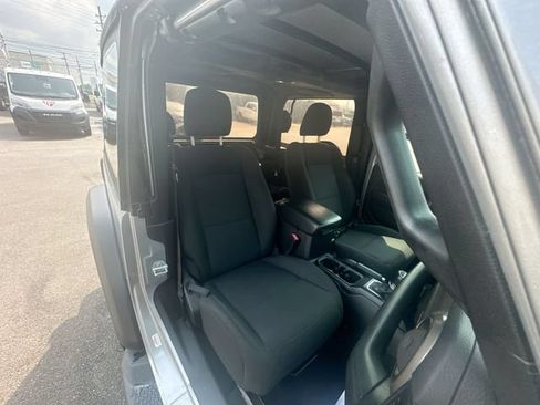 Used 2018 Jeep Wrangler Sport AWD/4WD image 24