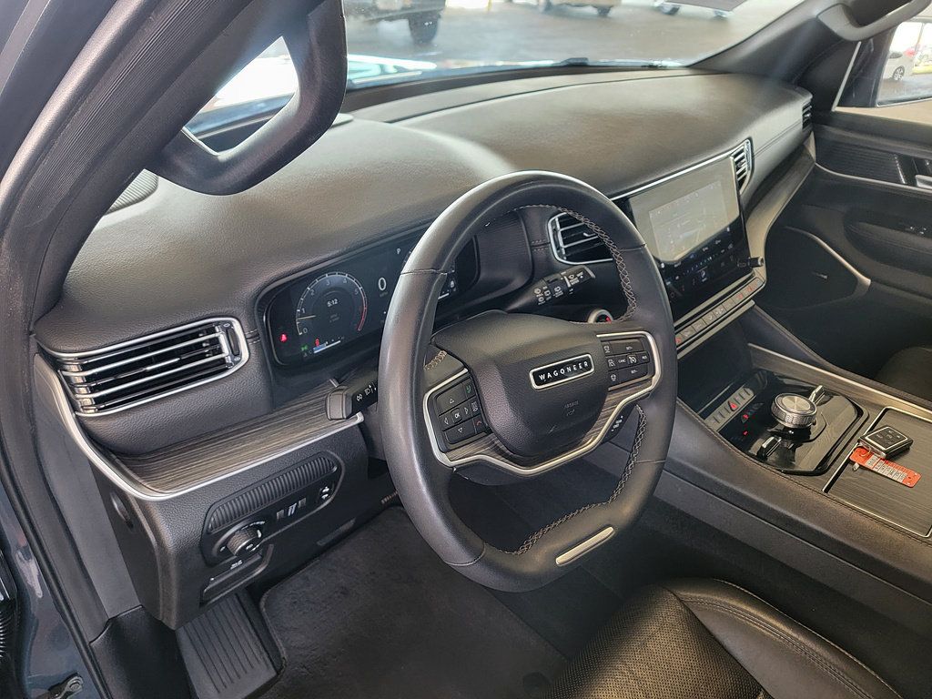 Used 2024 Jeep Wagoneer Series III AWD/4WD image 14