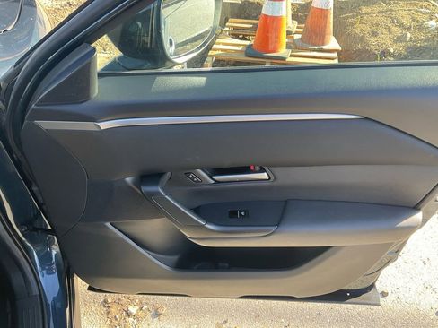 Used 2023 MAZDA CX-50 2.5 S w/ Preferred Plus Pkg image 27