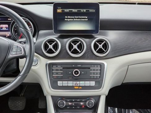 Used 2018 Mercedes-Benz CLA 250 CLA 250 image 26