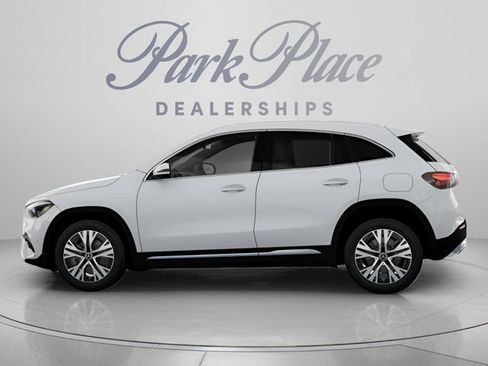 Used 2025 Mercedes-Benz GLA 250 4MATIC image 7